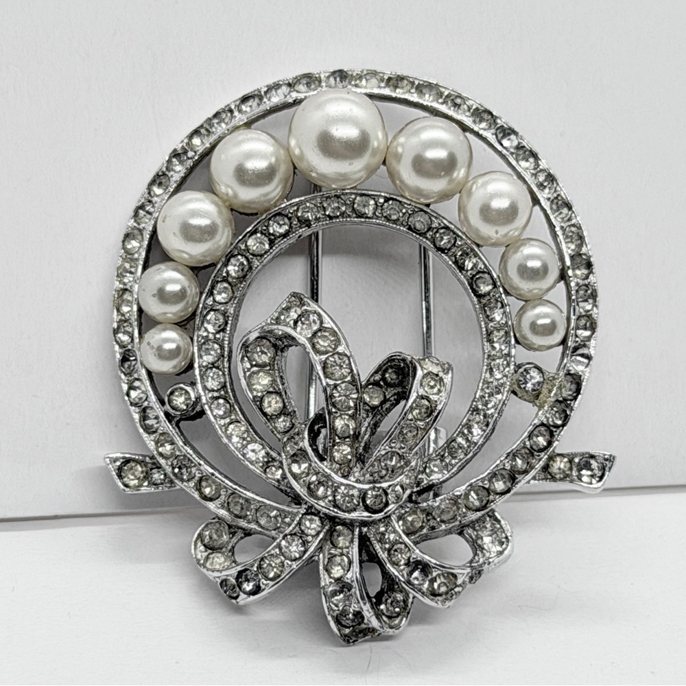 Rare CROWN‎ TRIFARI Alfred Philippe Clear Rhinestone Ribbon Fur Clip Brooch Pin